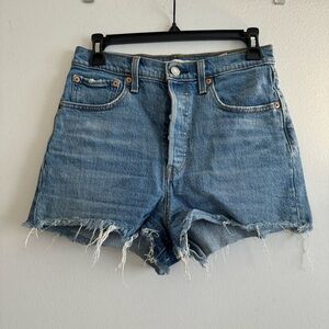 Levi’s Ribcage Jean Shorts